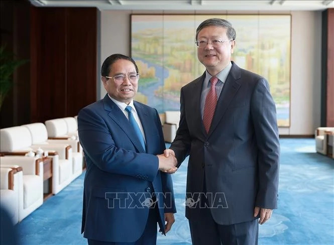 PM suggests strengthening ties between Vietnamese localities, China's Shanghai
