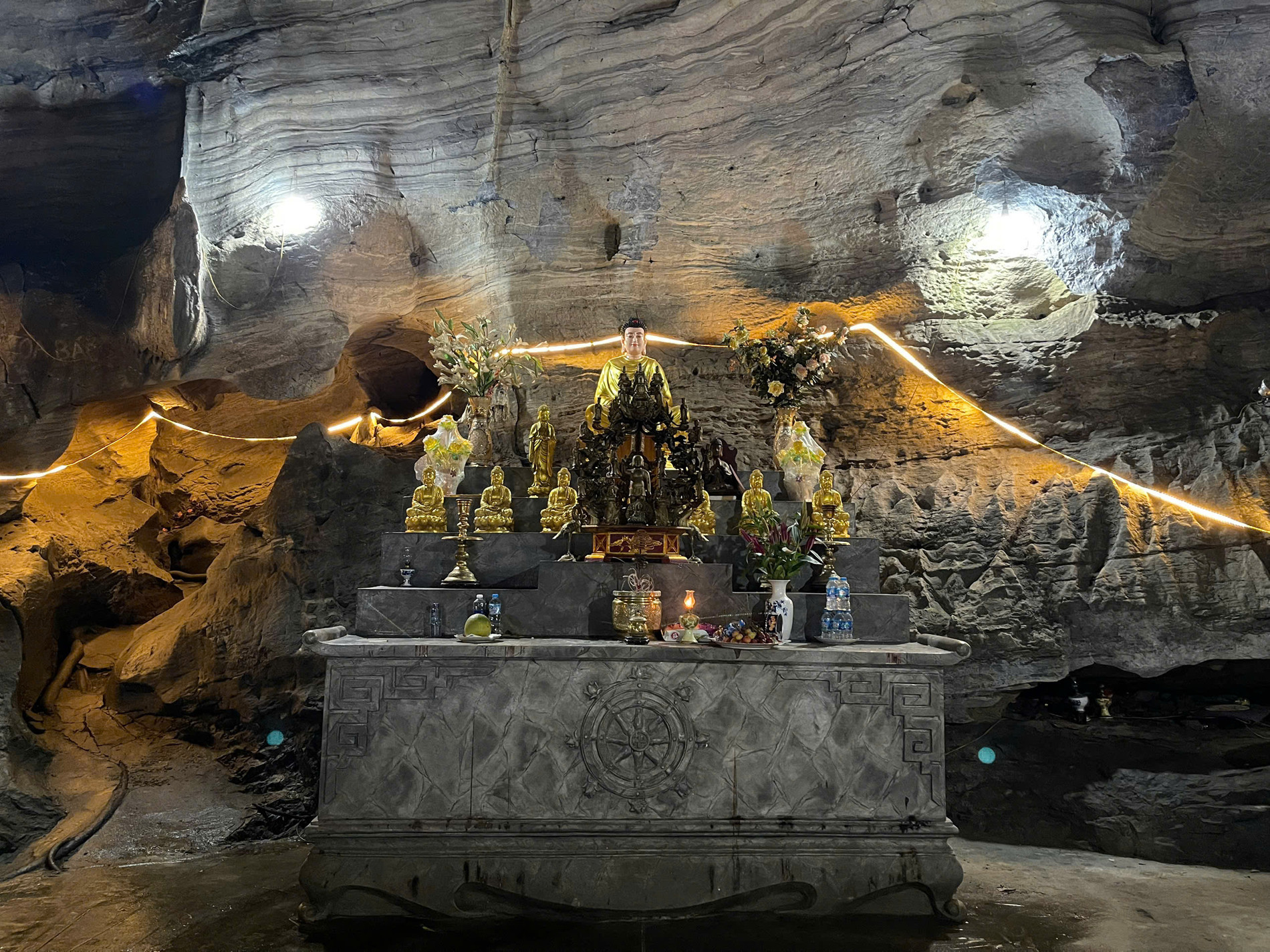 vietnam pagoda.jpg5.jpg