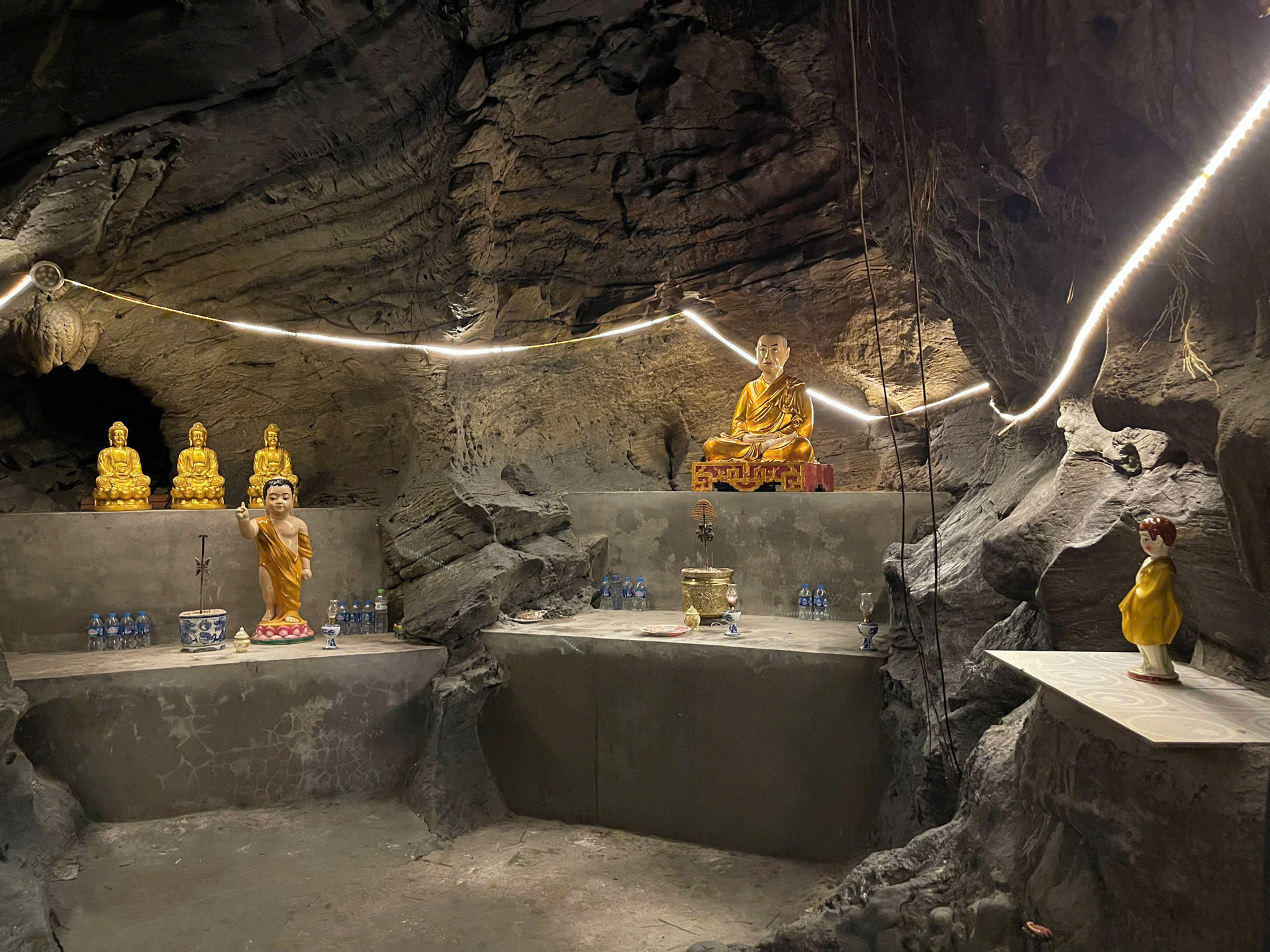 vietnam pagoda.jpg8.jpg