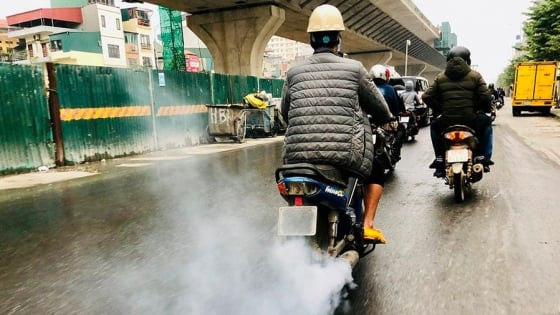 Old motorbikes silently poison Vietnam’s cities