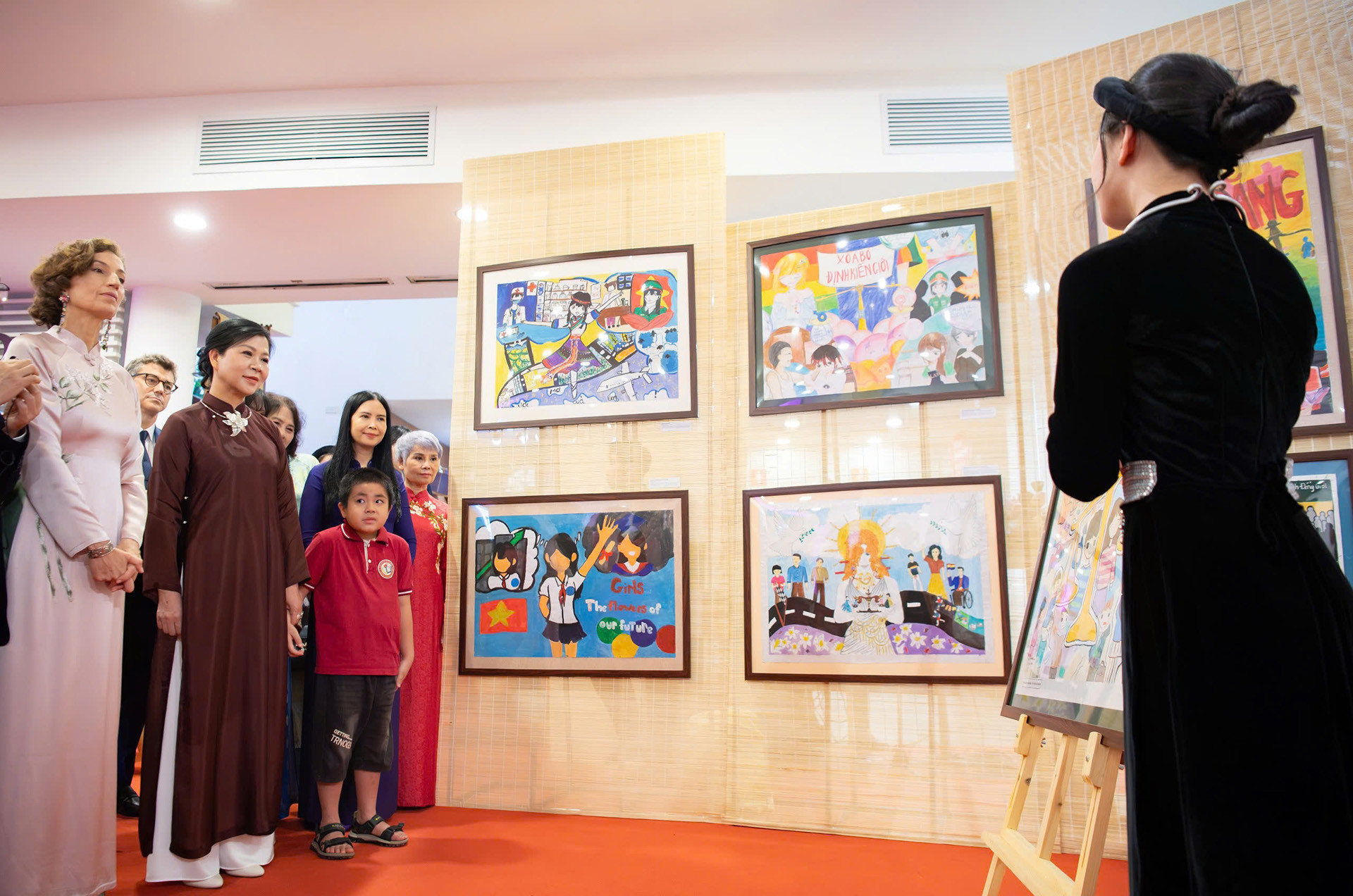 madam ly1.jpg