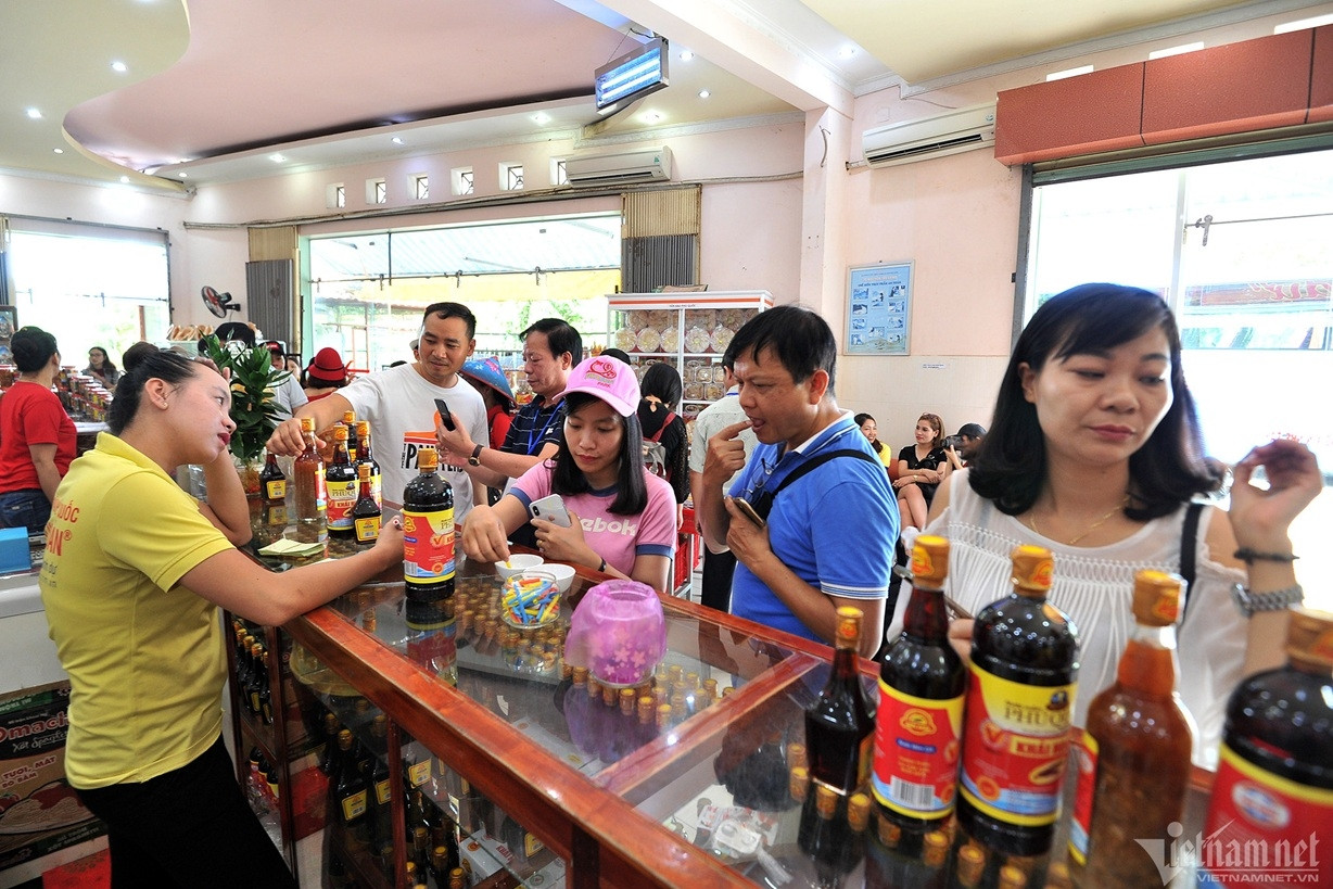 Phu Quoc debuts festival honoring 200 years of fish sauce tradition
