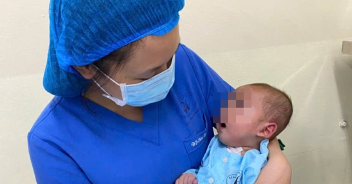 Foreign doctor couple brings newborn to Vietnam for lifesaving heart surgery