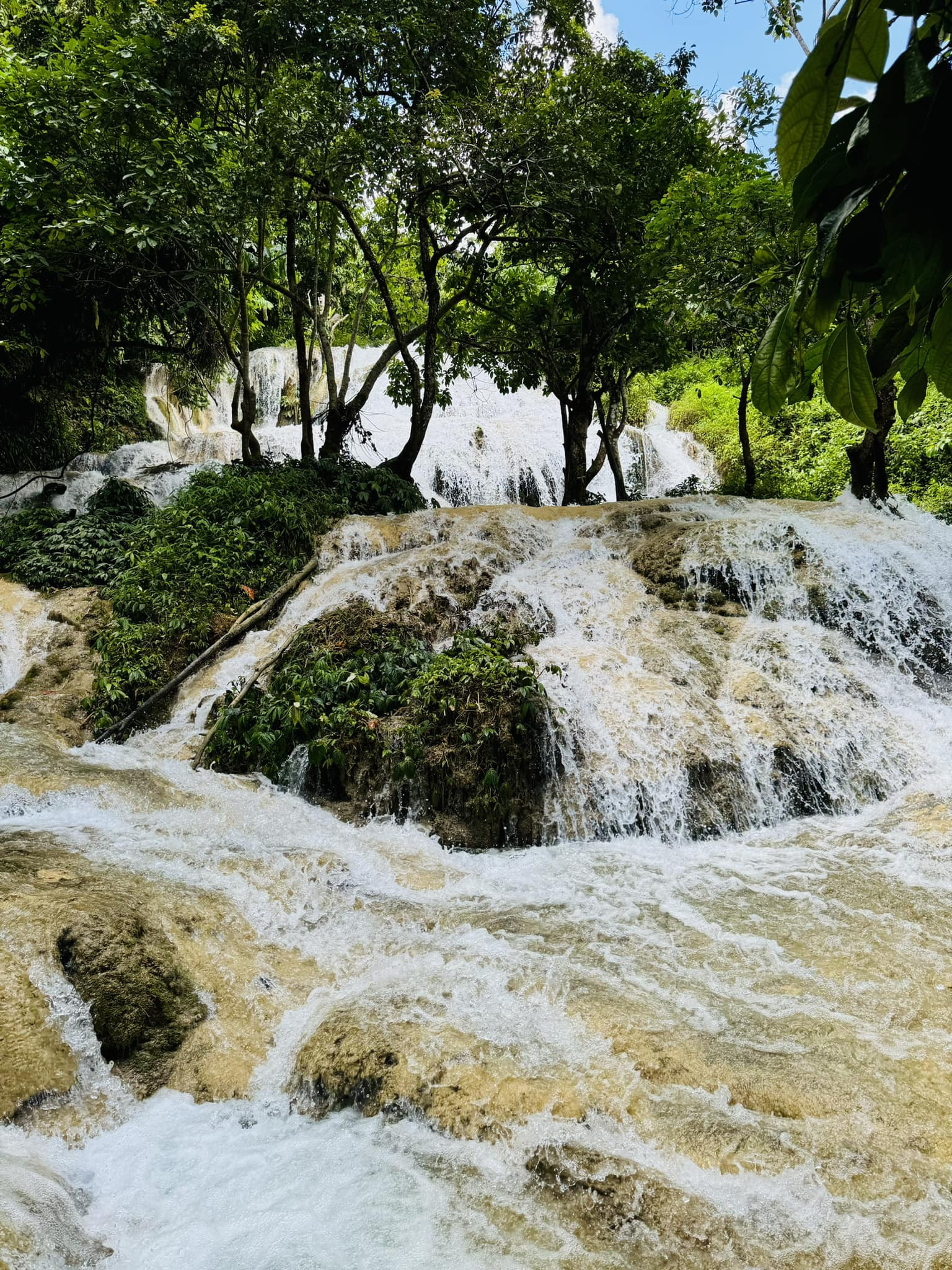 vietnam pagoda.jpg