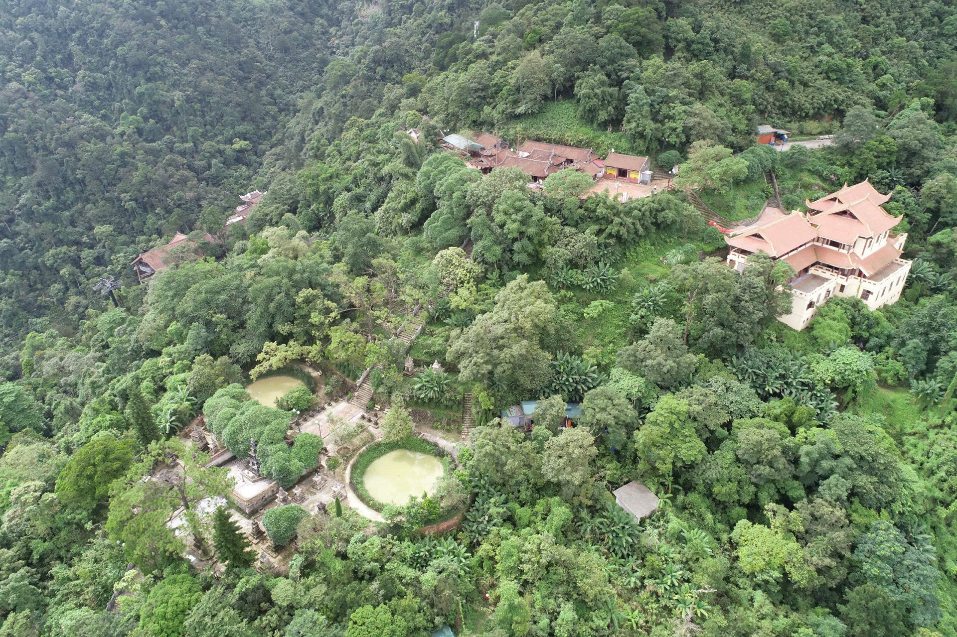 Anh 3   Vuon thap To Hoa Yen.jpg