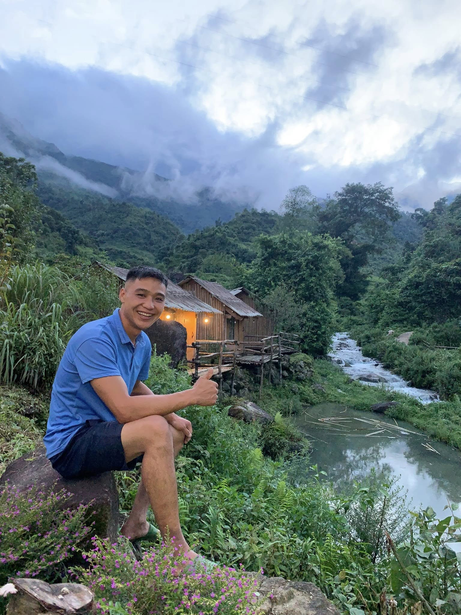 chàng trai dao tiền làm homestay