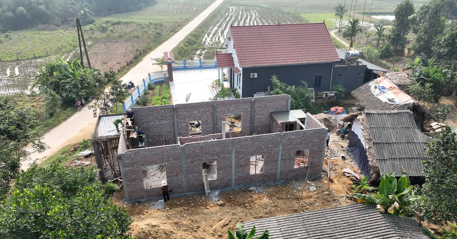 Vietnam nears 70% milestone in eliminating makeshift homes