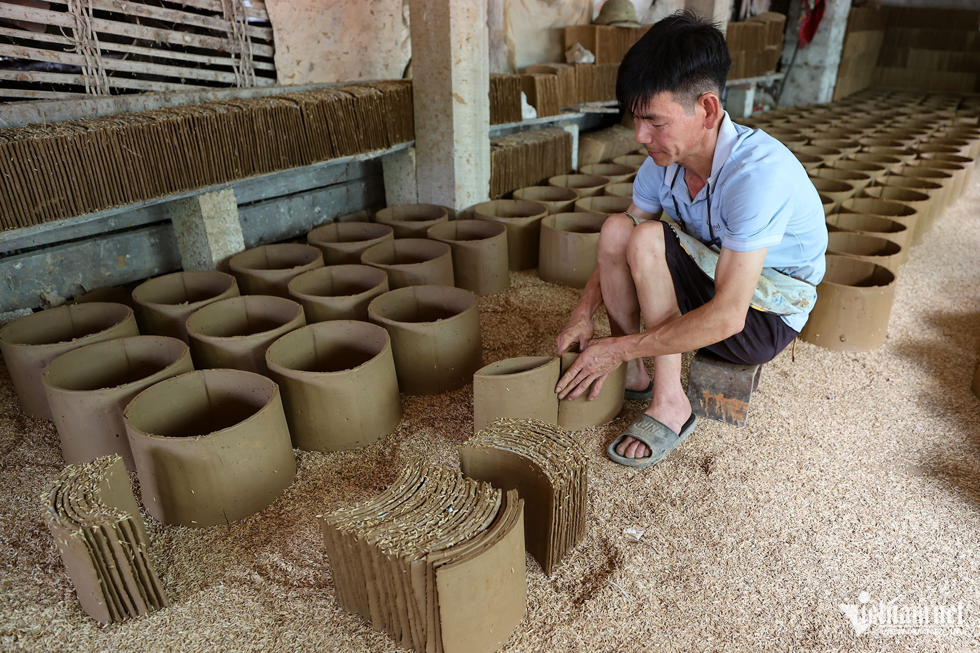 W-Làng nghề ngói âm dương Lũng Rì 11.jpg