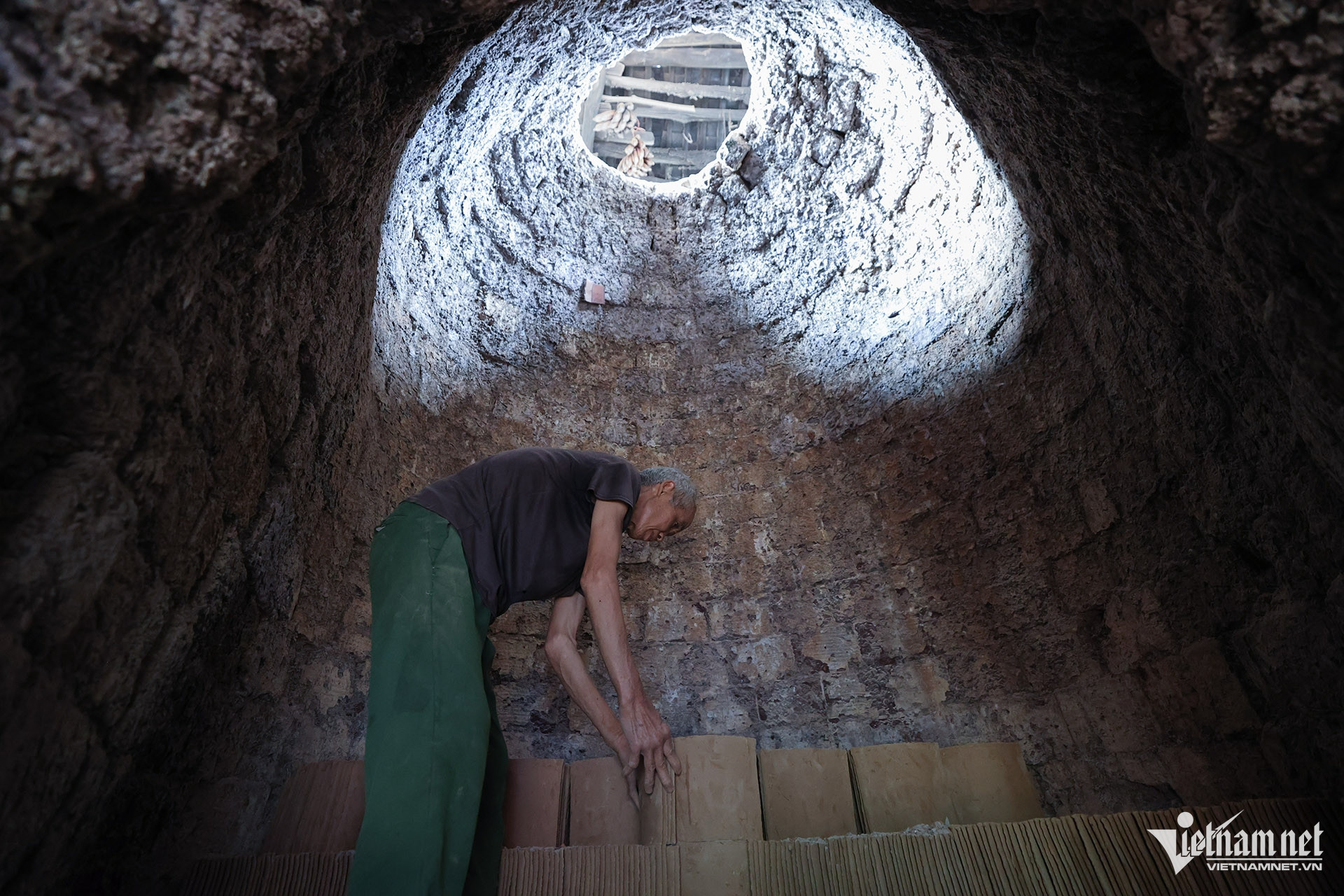 W-Làng nghề ngói âm dương Lũng Rì 12.jpg