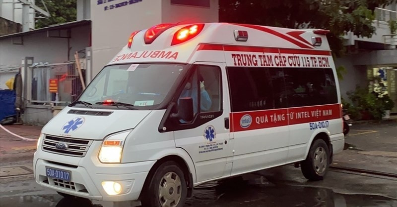 Pregnant foreign woman in critical condition rescued at HCMC park