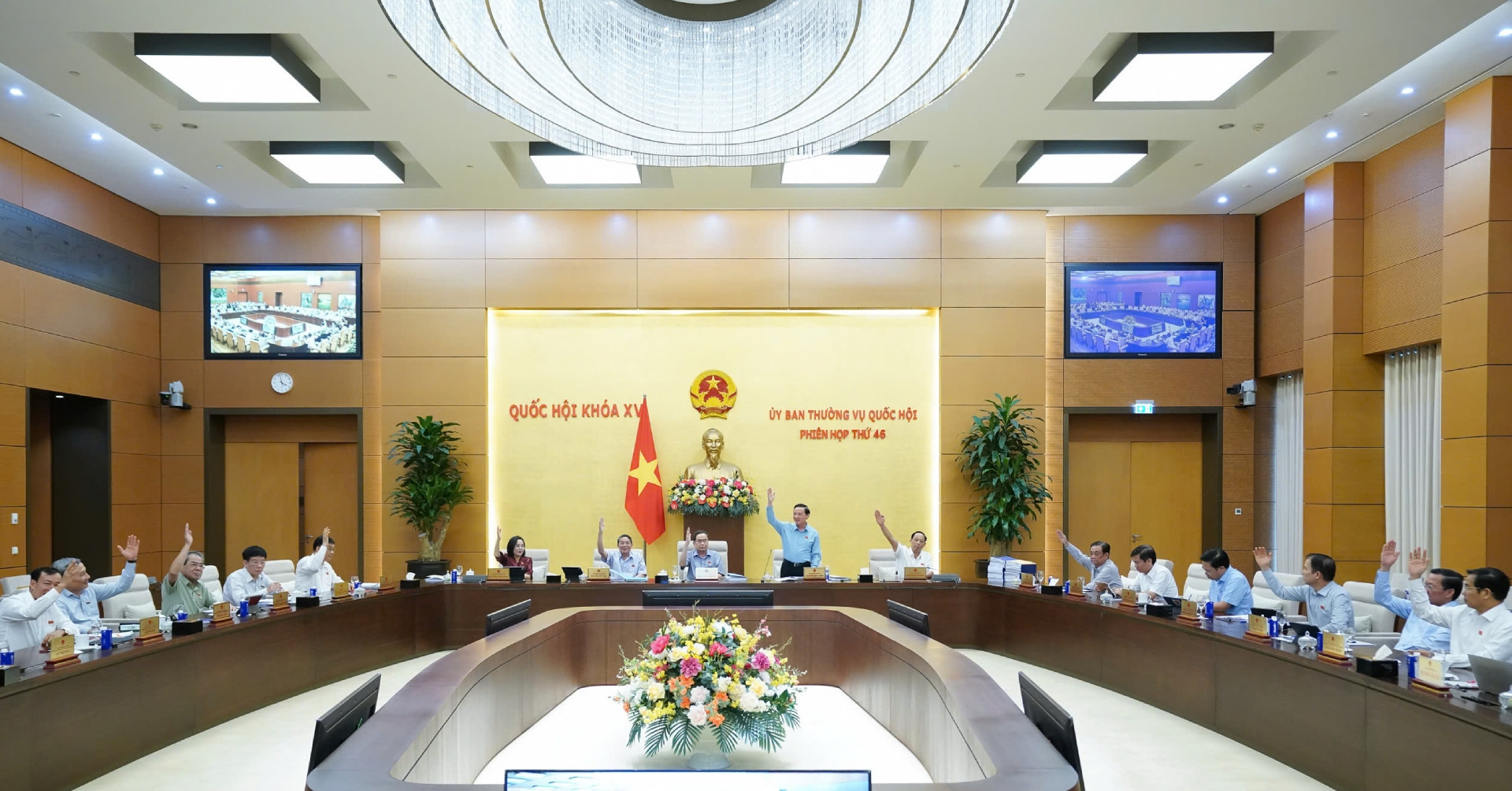 Vietnam slashes number of communes by two-thirds under new reform