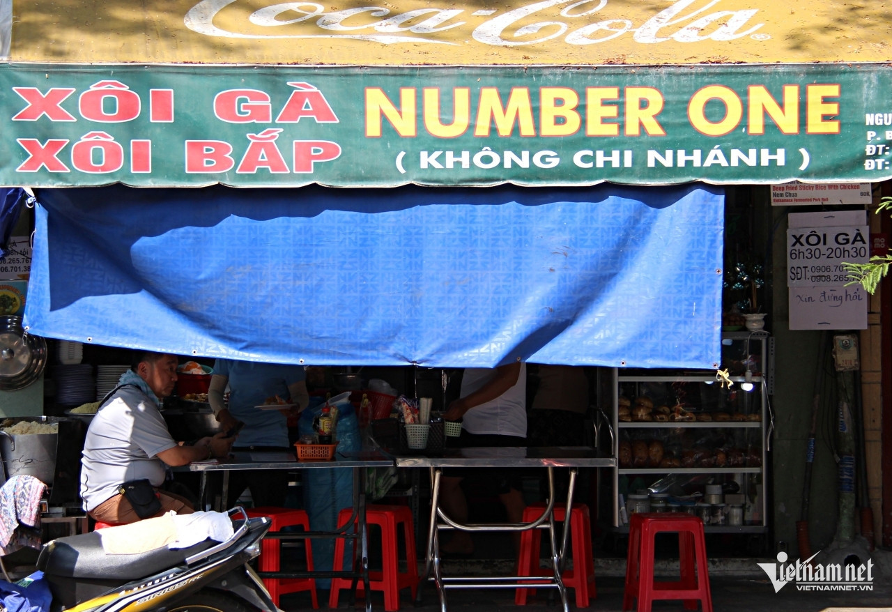 saigon restaurant.jpg