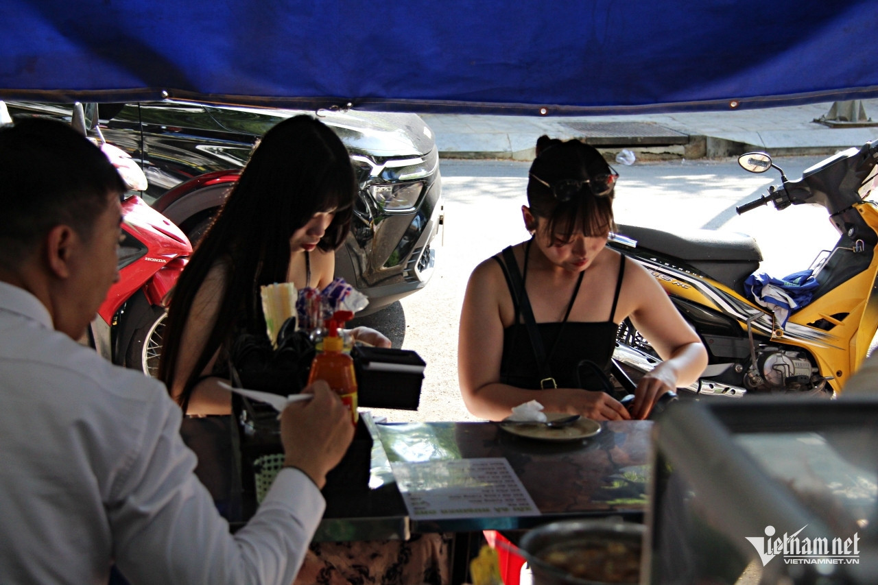 saigon restaurant1.jpg