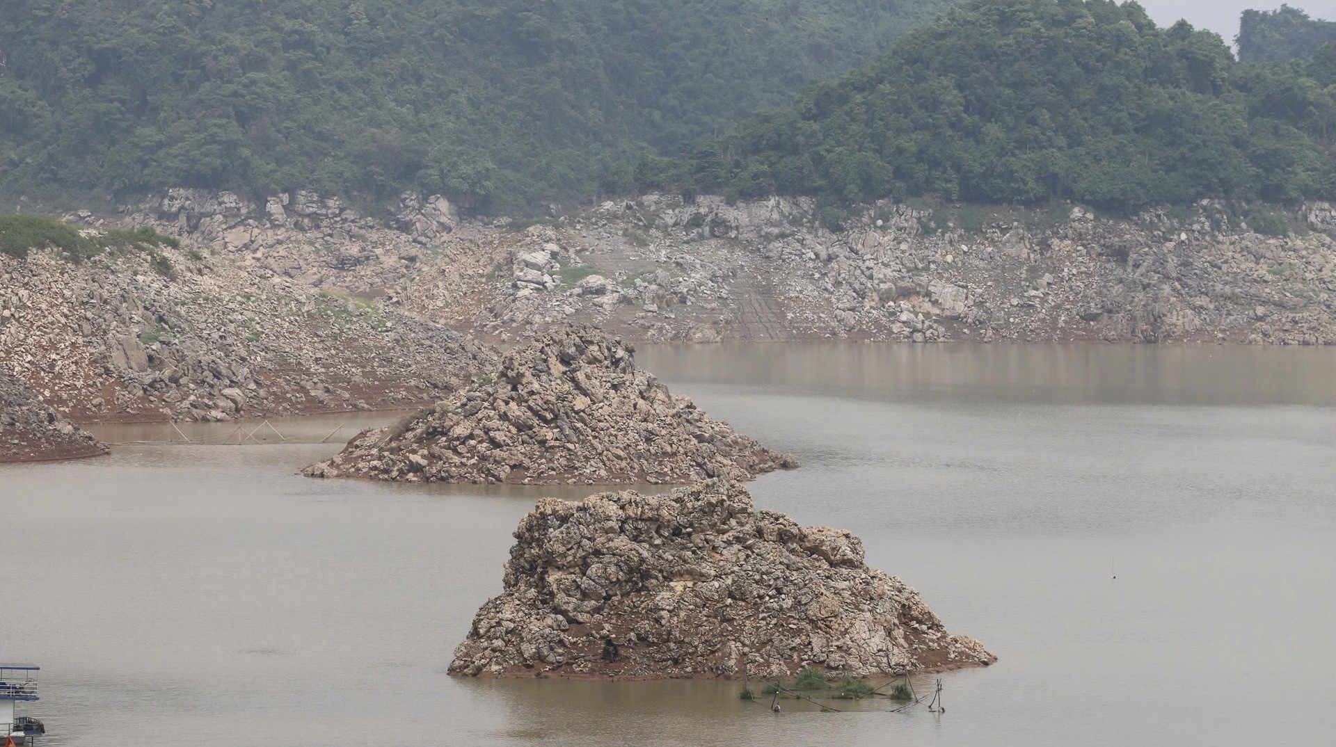 hoa binh reservoir.jpeg1.jpeg