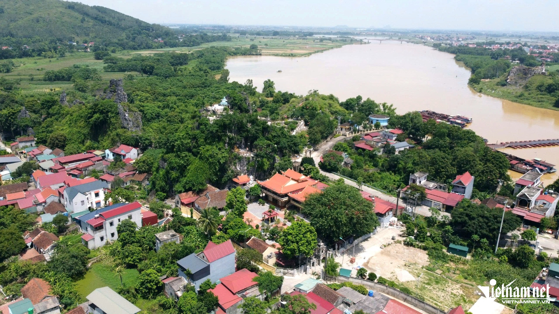 W-a1Ngôi chùa ở Thanh Hóa.jpg