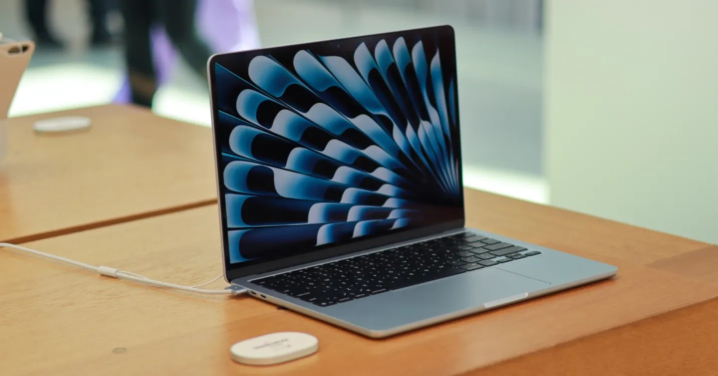 Apple may debut cheaper MacBook with iPhone chip inside