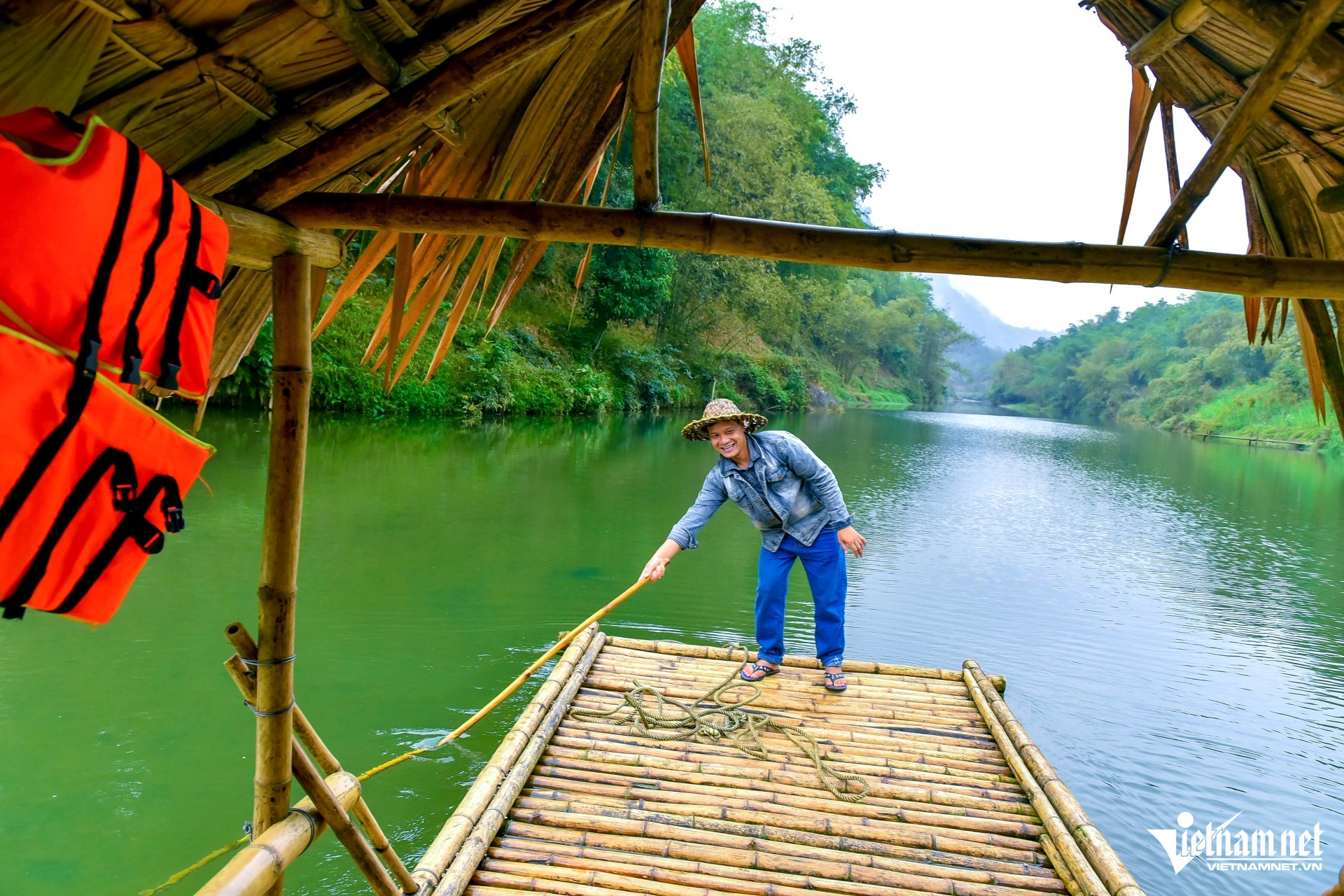 W-a3Trải nghiệm du lịch bằng bè tre.jpg