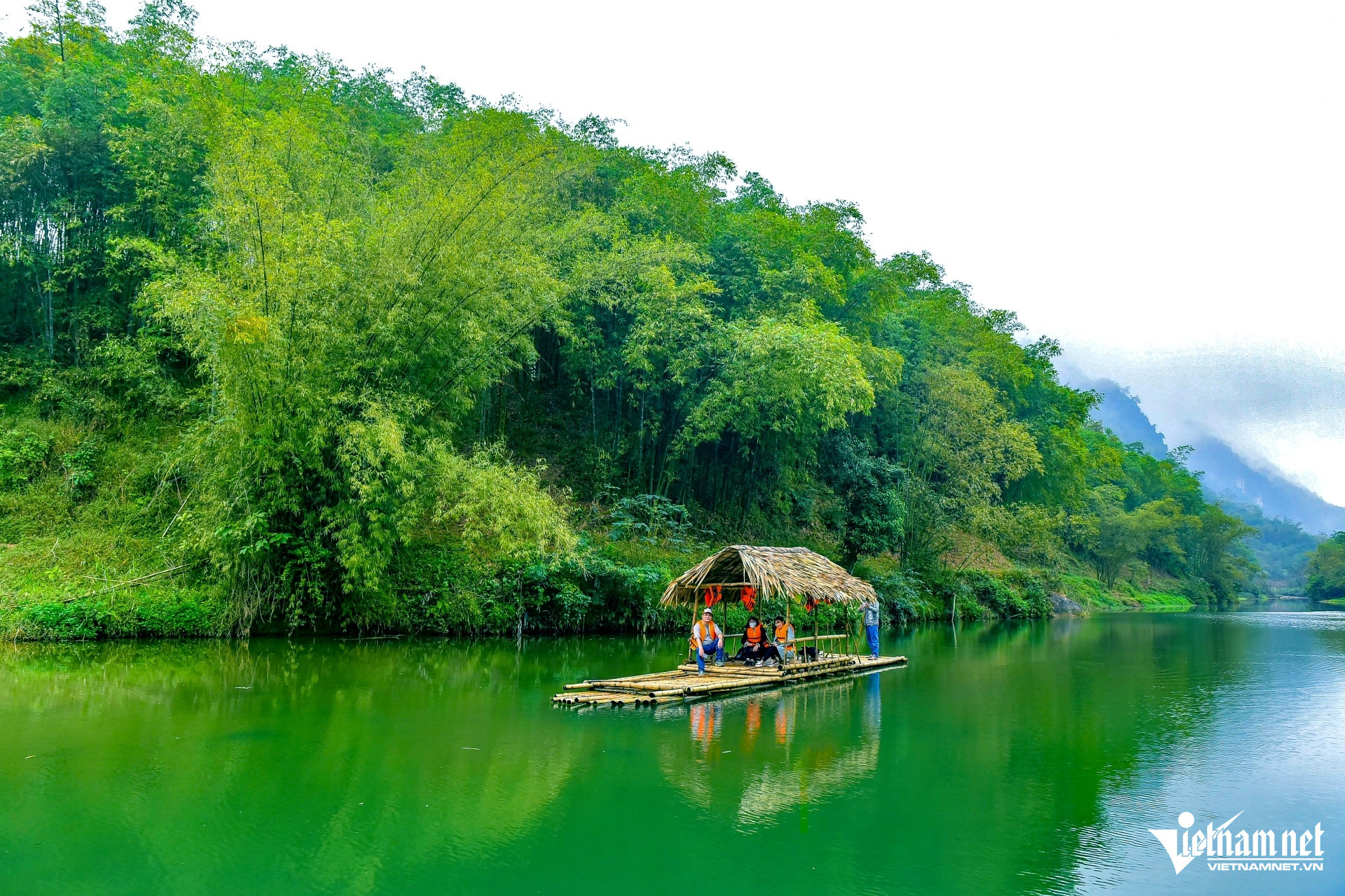 W-a4Trải nghiệm du lịch bằng bè tre.jpg