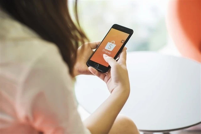 Businesses backlash to e-commerce platforms collecting additional fees