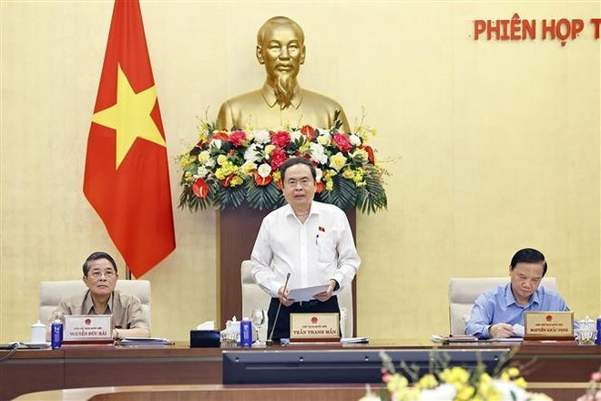 vna-potal-chu-tich-quoc-hoi-phat-bieu-khai-mac-phien-hop-thu-47-cua-uy-ban-thuong-vu-quoc-hoi-8140781.jpg