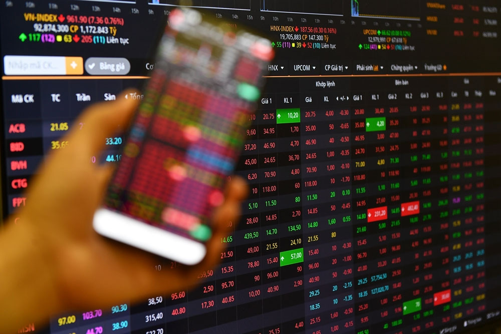Stock market reaches 3-year high, billionnaires’ wealth surges