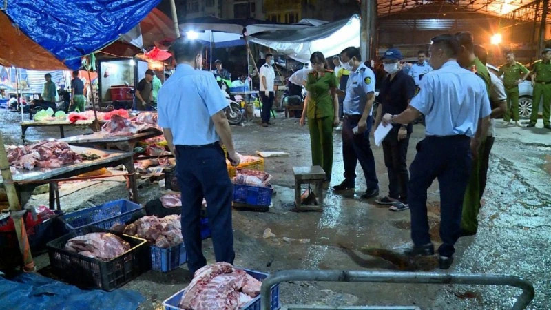 Hanoi busts pork smuggling rings linked to diseased meat sales