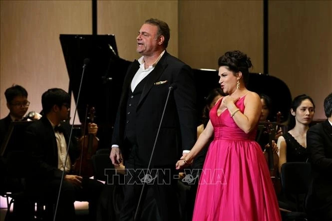 World-class opera stars perform in Hanoi