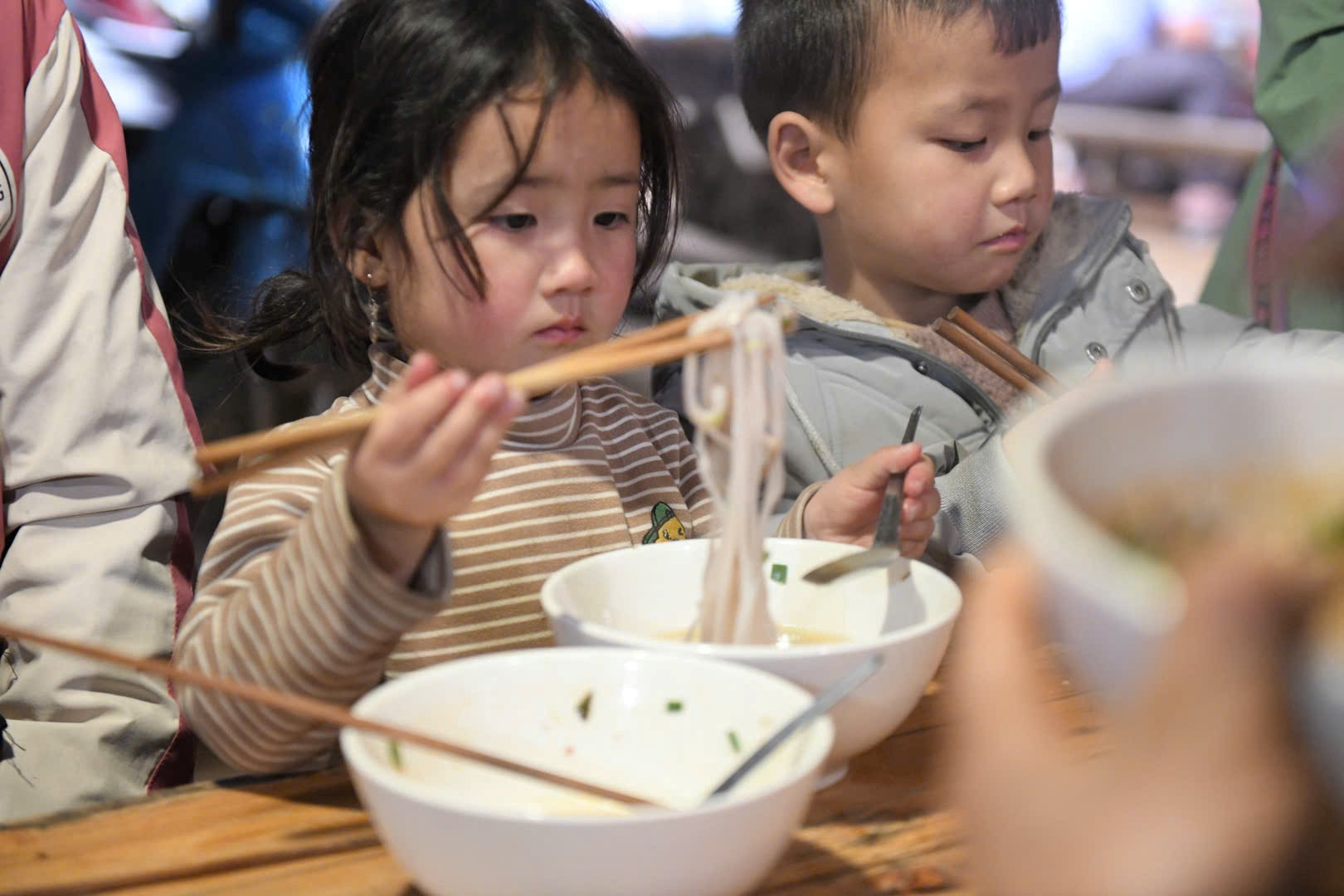 a4Đến phiên chợ Lùng Phình thưởng .jpg