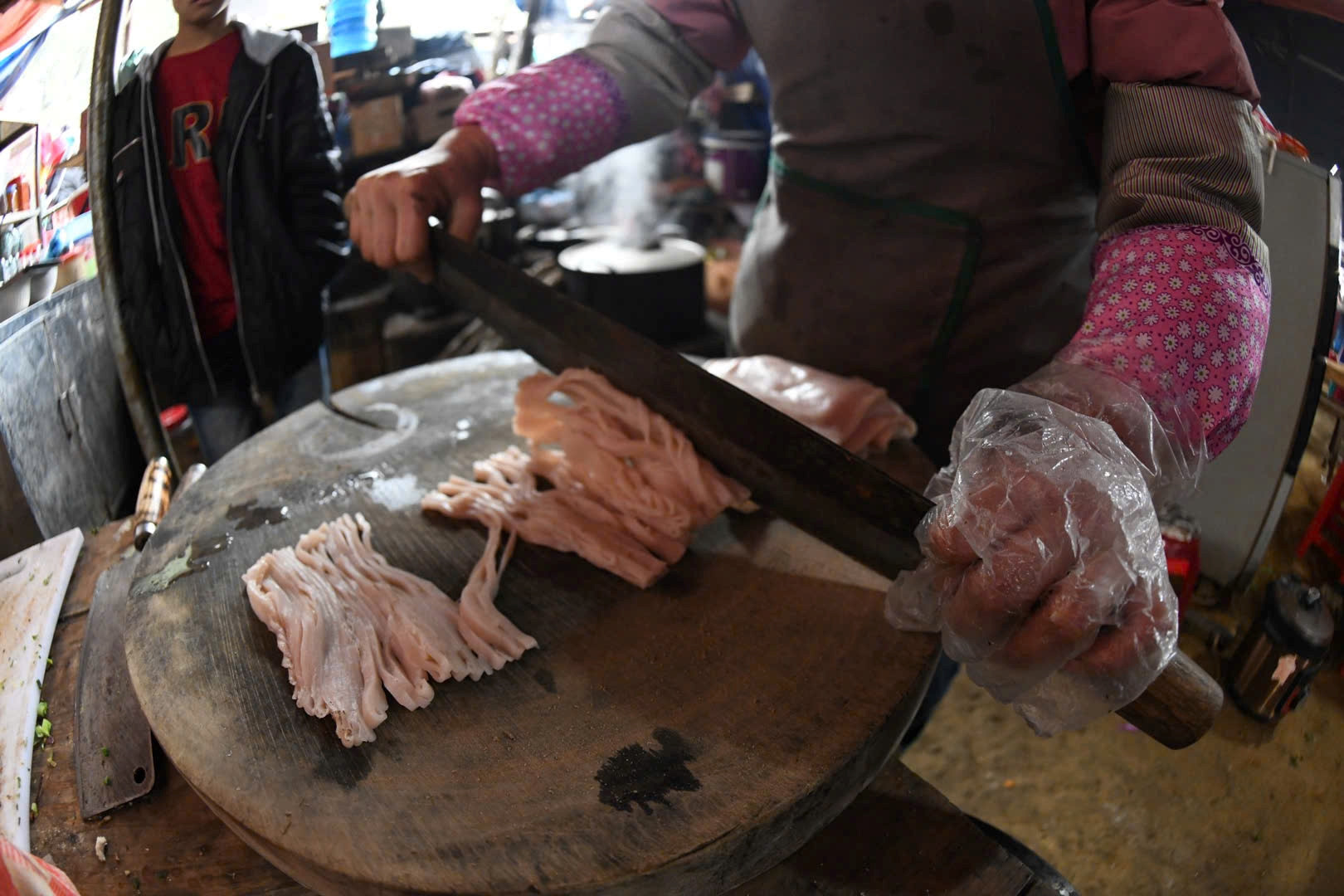 a3Đến phiên chợ Lùng Phình thưởng .jpg