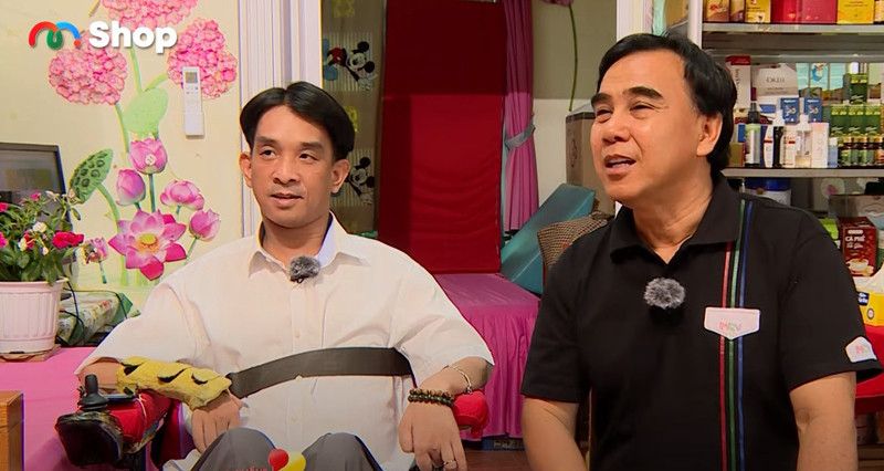 Woman leads happy life with man who has severe disabilities