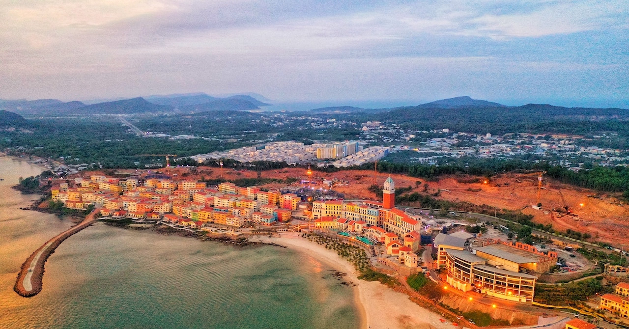 Vietnam weighs extending casino access for locals in Phu Quoc