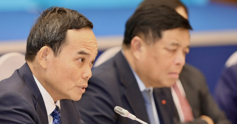 Vietnam must act now to achieve double-digit growth, say experts