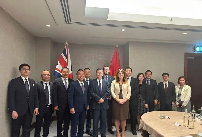 Vietnam, UK boost economic, trade ties
