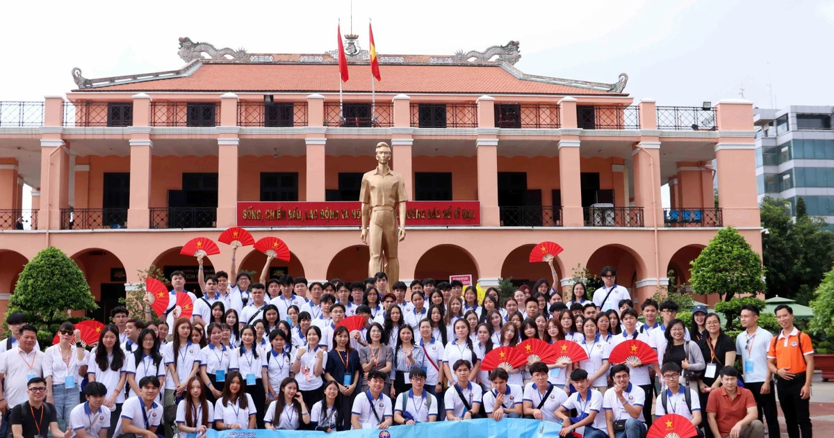 Young overseas Vietnamese write next chapter of peace