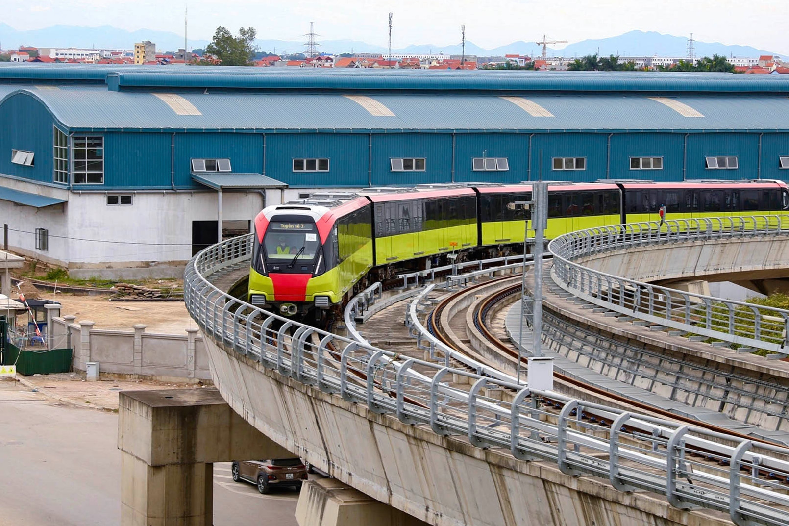 Hanoi speeds up metro and railway industry development