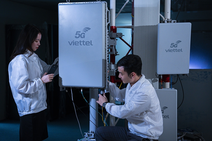 Two telco carriers register to build 20,000 5G stations in 2025