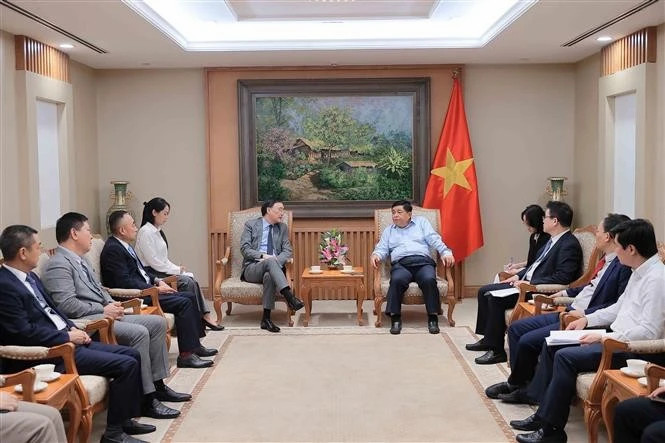 Vietnam welcomes investment in smart urban development