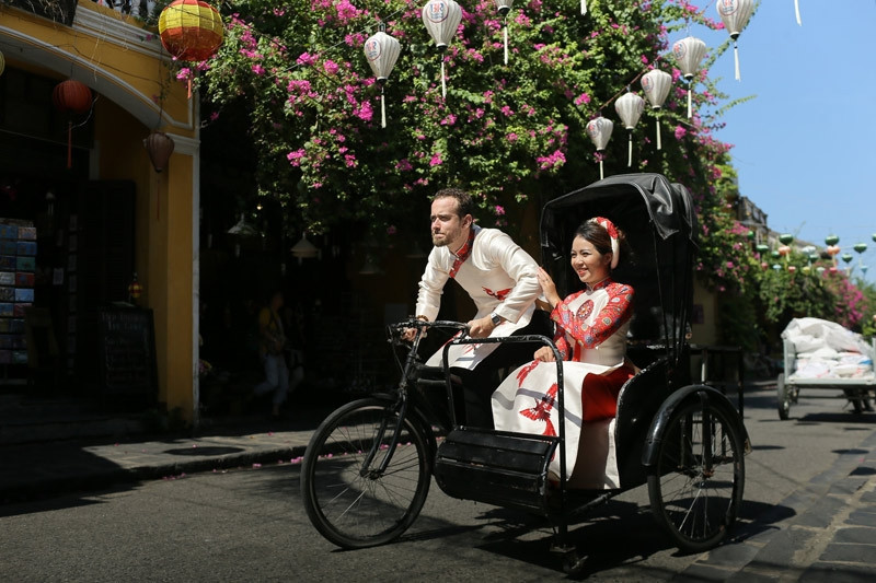 Australian wows with Quang Nam-accented Vietnamese in viral videos