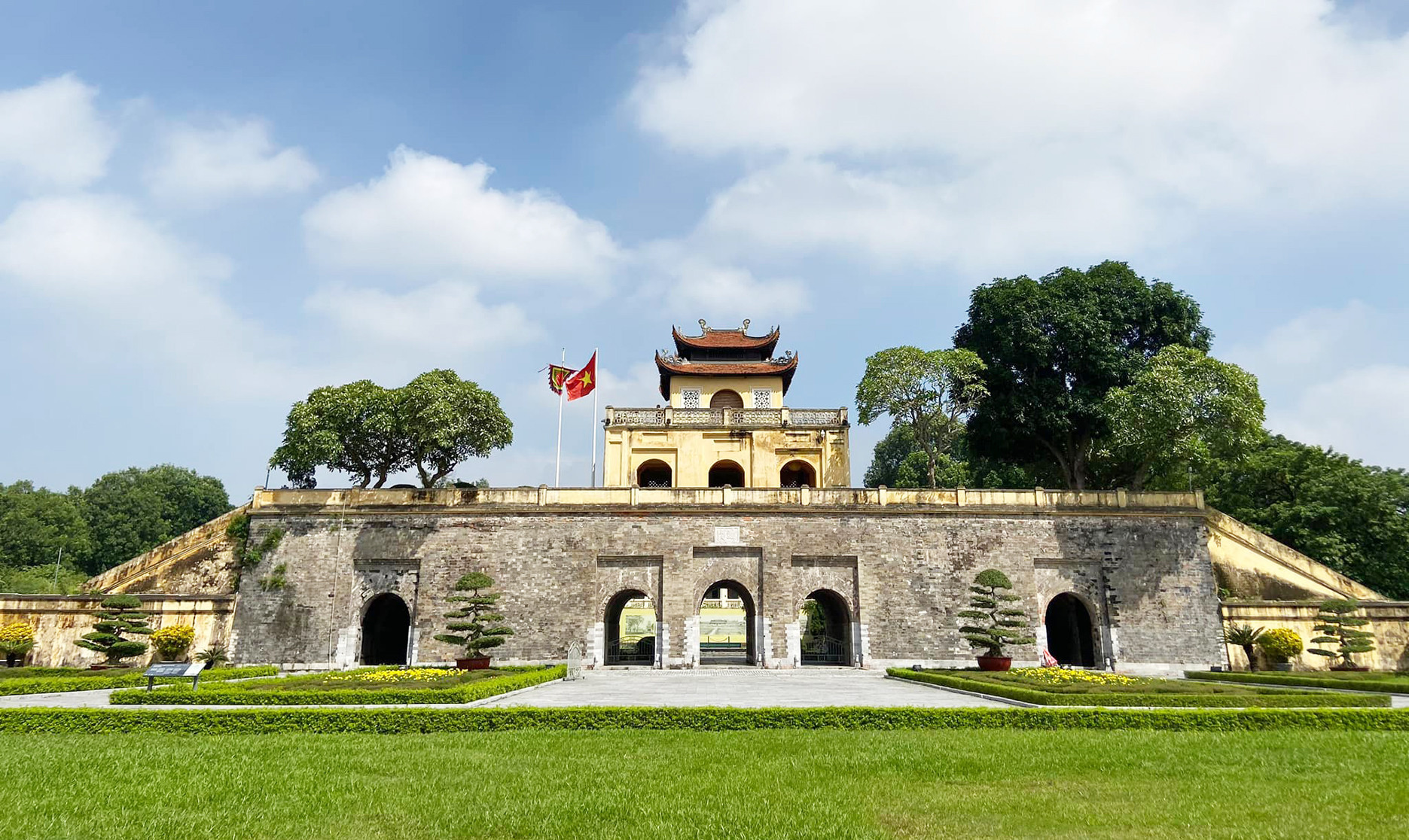 Hoàng thành Thăng Long.jpg