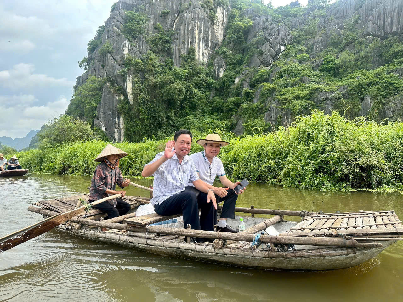 Đầm Vân Long 16.jpg