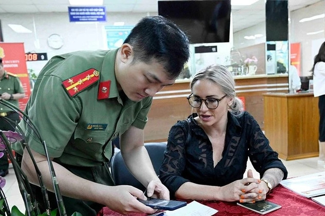 Vietnam grants level-2 e-ID accounts to foreign residents from Jul.1