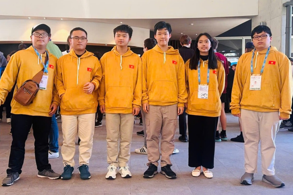 Canadian Math Team Vietnam wins 6 medals at International Math Olympiad 2025