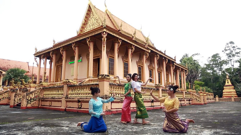 khmer people.jpg