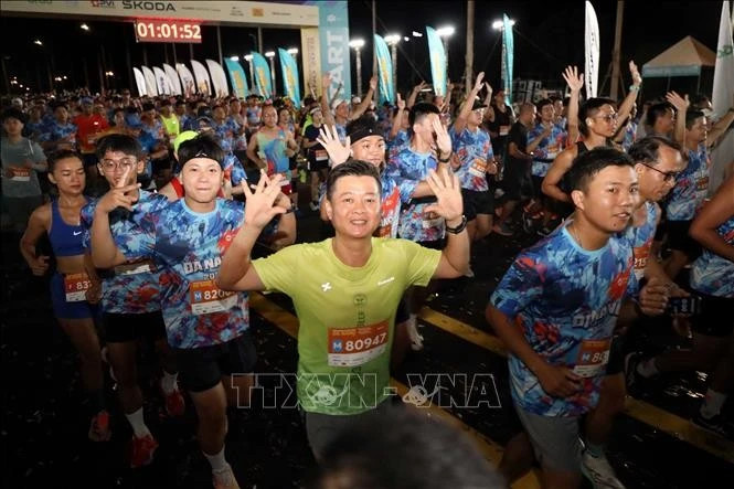 Nearly 11,000 runners participate in VnExpress Marathon Da Nang 2025
