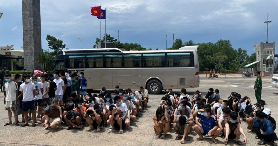 Cambodia deports 161 Vietnamese citizens involved in online scams