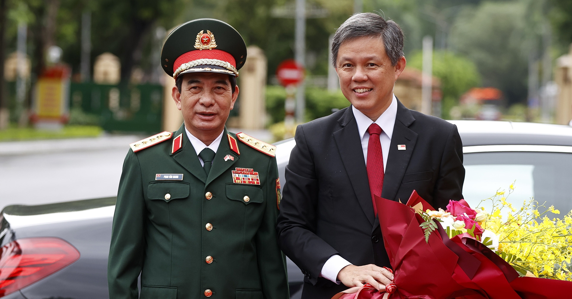 Defense ministers of Vietnam and Singapore hold high-level talks in Hanoi