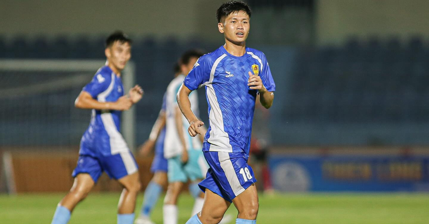Quang Nam FC drops out of V-League, VFF and VPF scramble for solution