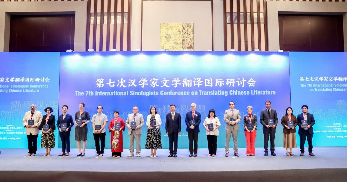 Translator Nguyen Le Chi awarded “Friend of Chinese Literature” title