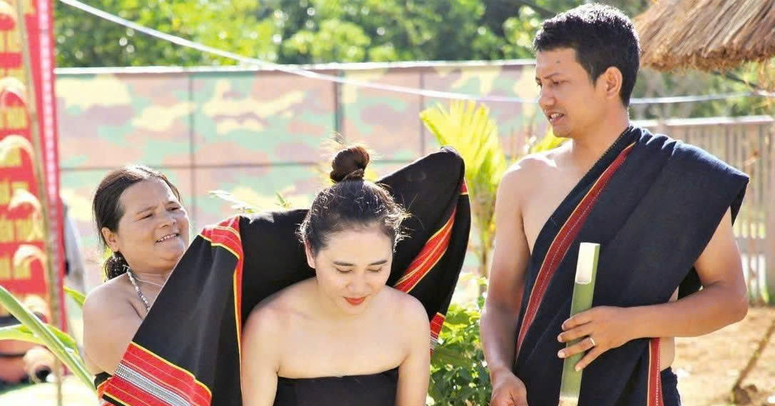 A love woven in time: The Ve wedding tradition in Da Nang