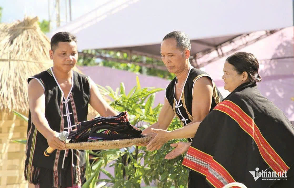 W-Lễ cưới người Ve 2.jpg